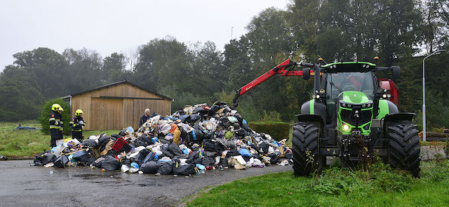 2021/165/20211019-11u20 GB 004 Brand wegvervoer Meidoornweg.jpg